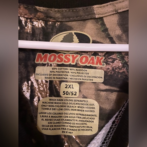 Mossy Oak Men's Long Sleeve Gray and Black Thermal Henley - Picture 5 of 5